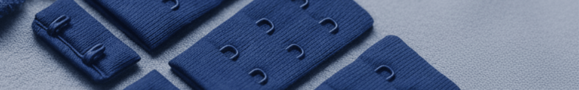 Detalle de abrochaduras para lencería